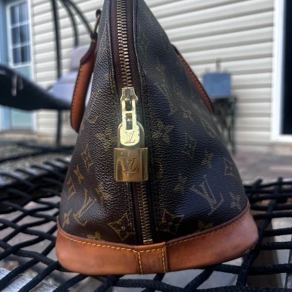 LV ALMA bag - Picture 3 of 16